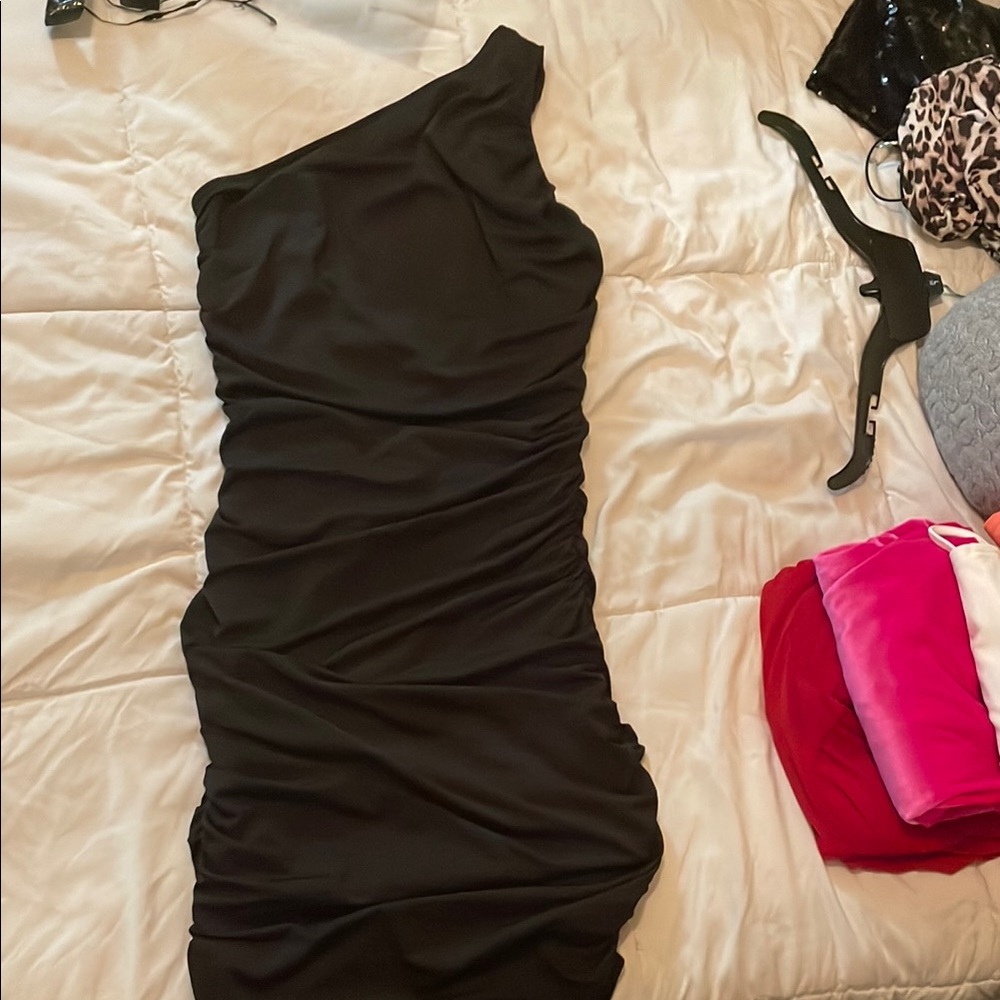 Elegant Black One-Shoulder Dress